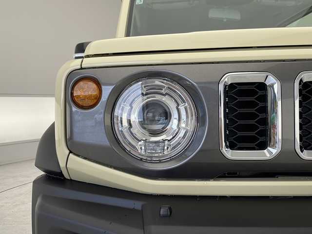 スズキ ジムニー ノマド FC 愛知県 2025(令7)年 0.1万km未満 ベージュ 登録済未使用車/衝突軽減システム/ディズプレイオーディオ　ナビ機能なし/レーダークルーズコントロール/シートヒーター/Bluetooth/コーナーセンサー/純正アルミホイール/LEDヘッドライト/オートマチックハイビーム/４WD/ステアリングスイッチ/スマートキー/プッシュスタート