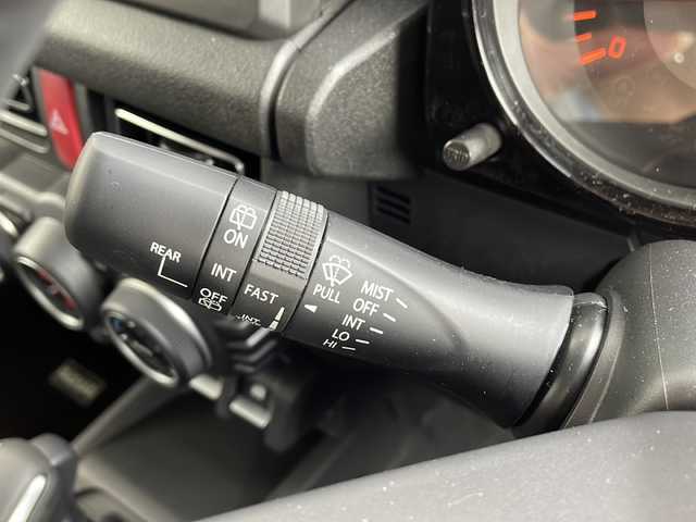 スズキ ジムニー ノマド FC 愛知県 2025(令7)年 0.1万km未満 ベージュ 登録済未使用車/衝突軽減システム/ディズプレイオーディオ　ナビ機能なし/レーダークルーズコントロール/シートヒーター/Bluetooth/コーナーセンサー/純正アルミホイール/LEDヘッドライト/オートマチックハイビーム/４WD/ステアリングスイッチ/スマートキー/プッシュスタート