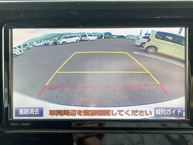 トヨタ ルーミー G 山梨県 2017(平29)年 2.8万km パールホワイトⅢ 純正ＳＤナビ　/フルセグＴＶ　/バックカメラ　/フリップダウン　/Ｂｌｕｅｔｏｏｔｈ　/ＥＴＣ　/ドラレコ　/純正フロアマット　/両側パワースライドドア　/ＡＢＳ　/横滑り防止装置　/盗難防止装置　/オートライト