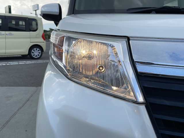 トヨタ ルーミー G 山梨県 2017(平29)年 2.8万km パールホワイトⅢ 純正ＳＤナビ　/フルセグＴＶ　/バックカメラ　/フリップダウン　/Ｂｌｕｅｔｏｏｔｈ　/ＥＴＣ　/ドラレコ　/純正フロアマット　/両側パワースライドドア　/ＡＢＳ　/横滑り防止装置　/盗難防止装置　/オートライト