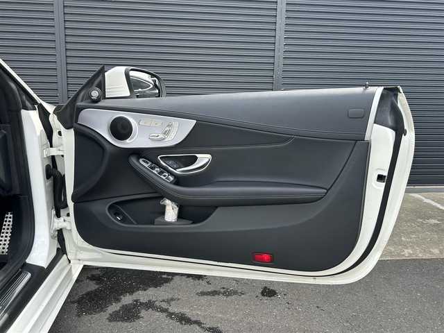 メルセデス・ベンツ Ｃ１８０ カブリオレ スポーツ 茨城県 2018(平30)年 5.7万km ダイヤモンドホワイト レザーエクスクルーシブＰＫＧ　/・黒本革　/・ＨＵＤ　/・１９ｉｎＡＭＧマルチスポークＡＷ　/・エアスカーフ　/・エアキャップ/・エアバランスパッケージ/・アダプティブハイビームアシストプラス/・LEDインテリジェントシステム/・LEDコーナリングライト/シートヒーター　/Ｍ付ＰＷシート/ＲＳＰ　/ＡＣＣ　/ＬＫＡ　/ＢＳＡ　/Ｂカメラ　/ナビ　/ＴＶ　/ＢＴ　/ＬＥＤ　/ＥＴＣ/ドラレコ/ナビ/フルセグTV/BT/USB/DVD/禁煙車