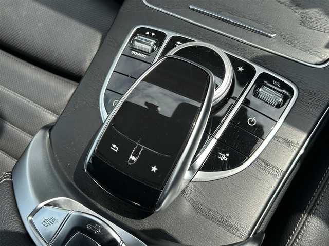 メルセデス・ベンツ Ｃ１８０ カブリオレ スポーツ 茨城県 2018(平30)年 5.7万km ダイヤモンドホワイト レザーエクスクルーシブＰＫＧ　/・黒本革　/・ＨＵＤ　/・１９ｉｎＡＭＧマルチスポークＡＷ　/・エアスカーフ　/・エアキャップ/・エアバランスパッケージ/・アダプティブハイビームアシストプラス/・LEDインテリジェントシステム/・LEDコーナリングライト/シートヒーター　/Ｍ付ＰＷシート/ＲＳＰ　/ＡＣＣ　/ＬＫＡ　/ＢＳＡ　/Ｂカメラ　/ナビ　/ＴＶ　/ＢＴ　/ＬＥＤ　/ＥＴＣ/ドラレコ/ナビ/フルセグTV/BT/USB/DVD/禁煙車