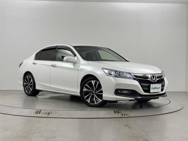 ホンダ アコード ハイブリッド LX 埼玉県 2013(平25)年 7.7万km ホワイトオーキッドパール 純正８インチナビ　/バックカメラ　/クルーズコントロール　/フォグライト切り替え　/純正ドライブレコーダー　/ハーフレザーシート　/パワーシート　/革巻きステアリング　/Ｂｌｕｅｔｏｏｔｈ　/フルセグＴＶ　/ｉｐｏｄ　/ＡＵＸ