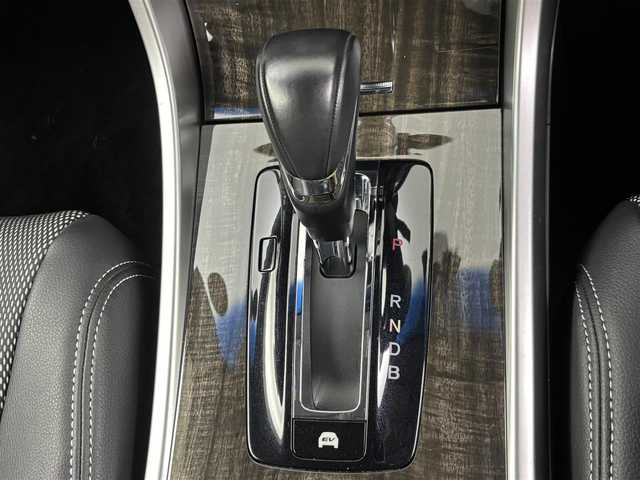 ホンダ アコード ハイブリッド LX 埼玉県 2013(平25)年 7.7万km ホワイトオーキッドパール 純正８インチナビ　/バックカメラ　/クルーズコントロール　/フォグライト切り替え　/純正ドライブレコーダー　/ハーフレザーシート　/パワーシート　/革巻きステアリング　/Ｂｌｕｅｔｏｏｔｈ　/フルセグＴＶ　/ｉｐｏｄ　/ＡＵＸ