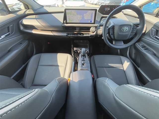 トヨタ プリウス Z 徳島県 2023(令5)年 0.2万km アティチュードブラックマイカ 純正フルエアロ(F.S.R)/純正12.3インチナビ/(AM.FM.BT.フルセグ)/パノラミックビューモニター/レーダークルーズコントロール/黒革シート/シートヒーター/エアシート/パワーシート/パワーバックドア/BSM/LEDヘッドライト/ETC2.0/デジタルインナーミラー/純正19AW/置くだけ充電