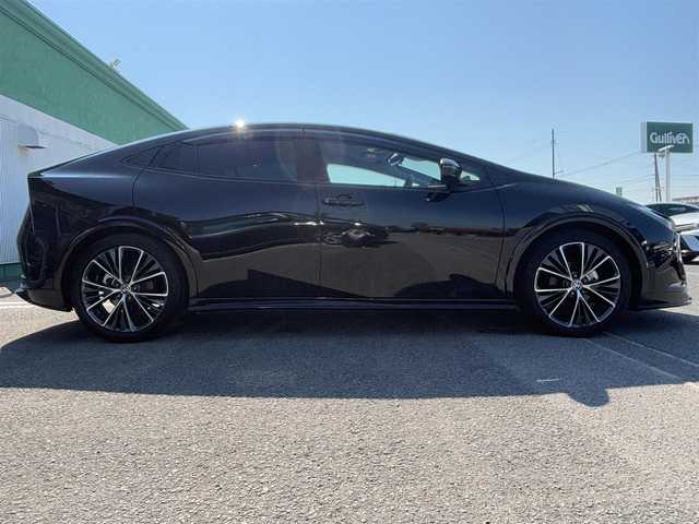 トヨタ プリウス Z 徳島県 2023(令5)年 0.2万km アティチュードブラックマイカ 純正フルエアロ(F.S.R)/純正12.3インチナビ/(AM.FM.BT.フルセグ)/パノラミックビューモニター/レーダークルーズコントロール/黒革シート/シートヒーター/エアシート/パワーシート/パワーバックドア/BSM/LEDヘッドライト/ETC2.0/デジタルインナーミラー/純正19AW/置くだけ充電