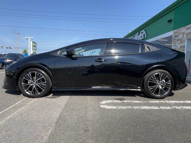 トヨタ プリウス Z 徳島県 2023(令5)年 0.2万km アティチュードブラックマイカ 純正フルエアロ(F.S.R)/純正12.3インチナビ/(AM.FM.BT.フルセグ)/パノラミックビューモニター/レーダークルーズコントロール/黒革シート/シートヒーター/エアシート/パワーシート/パワーバックドア/BSM/LEDヘッドライト/ETC2.0/デジタルインナーミラー/純正19AW/置くだけ充電