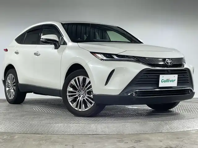 トヨタ ハリアー Z レザーパッケージ 神奈川県 2020(令2)年 3.4万km ホワイトパールクリスタルシャイン 純正12.3型コネクティッドナビゲーション/JBLプレミアムサウンドシステム/フルセグ　AM FM 　USB　Bluetooth/パノラミックビューモニター/ブラウン内装/パワーバックドア/セーフティセンス/プリクラッシュセーフティ/レーダークルーズコントロール/ロードサインアシスト/ドライバー異常時対応システム/横断歩行者検知機能/緊急時操舵支援/レーントレーシングアシスト/アダブティブハイビームアシスト/カーブ速度抑制機能/低速時加速抑制機能/パーキングサポートブレーキ/ブラインドスポットモニター/レザーシート/前席パワーシート/シートヒーター/運転席ポジションメモリー/革巻きステアリング/ステアリングヒーター/ETC/社外前後ドライブレコーダー/電動パーキングブレーキ/オートブレーキホールド/ドライブセレクトモード/プッシュスタート/スマートキー/純正19インチアルミホイール/LEDヘッドランプ/LEDフロントフォグランプ/オートライト