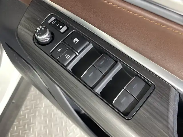 トヨタ ハリアー Z レザーパッケージ 神奈川県 2020(令2)年 3.4万km ホワイトパールクリスタルシャイン 純正12.3型コネクティッドナビゲーション/JBLプレミアムサウンドシステム/フルセグ　AM FM 　USB　Bluetooth/パノラミックビューモニター/ブラウン内装/パワーバックドア/セーフティセンス/プリクラッシュセーフティ/レーダークルーズコントロール/ロードサインアシスト/ドライバー異常時対応システム/横断歩行者検知機能/緊急時操舵支援/レーントレーシングアシスト/アダブティブハイビームアシスト/カーブ速度抑制機能/低速時加速抑制機能/パーキングサポートブレーキ/ブラインドスポットモニター/レザーシート/前席パワーシート/シートヒーター/運転席ポジションメモリー/革巻きステアリング/ステアリングヒーター/ETC/社外前後ドライブレコーダー/電動パーキングブレーキ/オートブレーキホールド/ドライブセレクトモード/プッシュスタート/スマートキー/純正19インチアルミホイール/LEDヘッドランプ/LEDフロントフォグランプ/オートライト