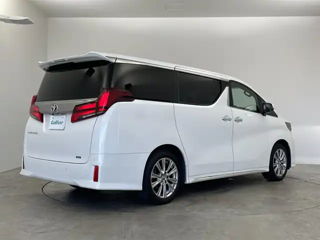 トヨタ アルファード S タイプゴールドⅡ 埼玉県 2022(令4)年 5.7万km ホワイトパールクリスタルシャイン 純正ディスプレイオーディオ　フリップダウンモニター　バックカメラ　ＤＶＤ再生　三眼ＬＥＤ　セーフティセンス　レーダークルーズコントロール　ビルトインＥＴＣ２．０　ＡＣ１００Ｖ　ハーフレザー　純正アルミ