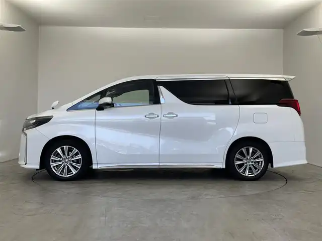 トヨタ アルファード S タイプゴールドⅡ 埼玉県 2022(令4)年 5.7万km ホワイトパールクリスタルシャイン 純正ディスプレイオーディオ　フリップダウンモニター　バックカメラ　ＤＶＤ再生　三眼ＬＥＤ　セーフティセンス　レーダークルーズコントロール　ビルトインＥＴＣ２．０　ＡＣ１００Ｖ　ハーフレザー　純正アルミ