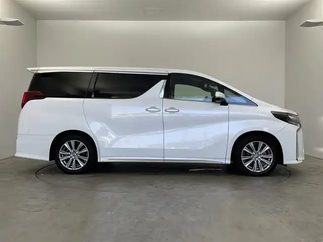 トヨタ アルファード S タイプゴールドⅡ 埼玉県 2022(令4)年 5.7万km ホワイトパールクリスタルシャイン 純正ディスプレイオーディオ　フリップダウンモニター　バックカメラ　ＤＶＤ再生　三眼ＬＥＤ　セーフティセンス　レーダークルーズコントロール　ビルトインＥＴＣ２．０　ＡＣ１００Ｖ　ハーフレザー　純正アルミ