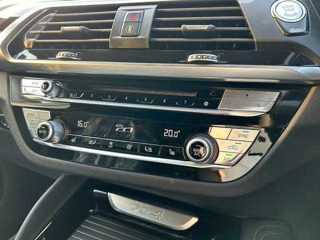 ＢＭＷ Ｘ４ xDrive 30i Mスポーツ 埼玉県 2019(令1)年 3.8万km サファイアブラックP 黒レザーシート　/サンルーフ　/アクティブクルーズコントロール　/オプション純正20インチアルミホイール　/純正ナビ 360カメラ　/ヘッドアップディスプレイ　/ブラインドスポットモニタ　/インテリジェントセーフティ