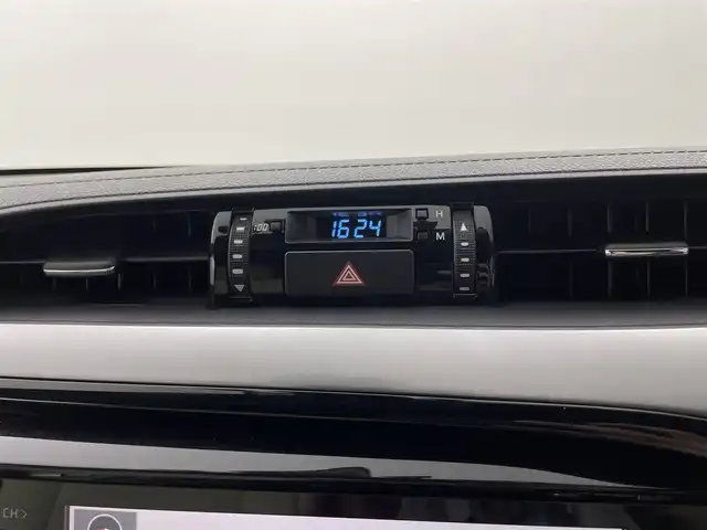 トヨタ ハイラックス Z GRスポーツ 福井県 2022(令4)年 2.1万km スーパーホワイトⅡ 純正ディスプレイオーディオ/【AM/FM/Bluetooth/フルセグTV】/全方位カメラ/ETC/衝突軽減ブレーキ/クルーズコントロール/車線逸脱警報機能/プッシュスタート/スマートキー/スペアキー/オートライト/LEDヘッドライド/LEDフォグライト/コーナーセンサー/アイドリングストップ