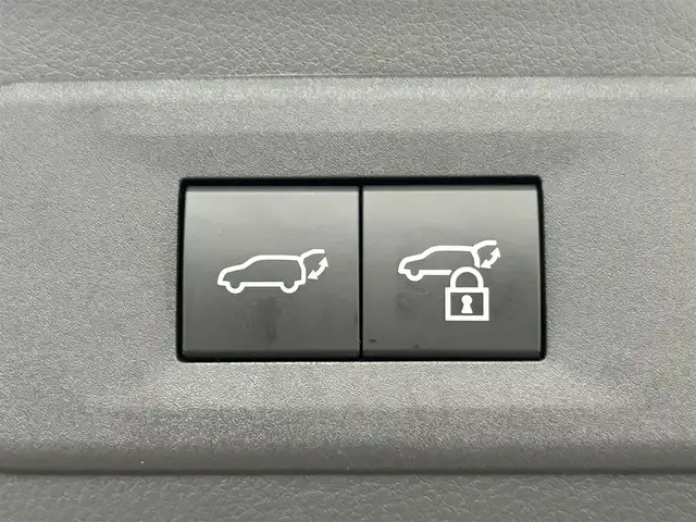 レクサス ＮＸ 350h Fスポーツ 千葉県 2024(令6)年 0.7万km グラファイトブラックガラスフレーク ガラスルーフ/ブラックレザーシート/セーフティシステムプラス（予防安全パッケージ）/・プリクラッシュセーフティ/・レーントレーシングアシスト/・レーダークルーズコントロール/・ロードサインアシスト/・ドライバー異常時対応システム/・アクティブドライビングアシスト/・発進遅れ告知機能/・オートマチックハイビーム/・フロントクロストラフィックアラート/・レーンチェンジアシスト/・アダプティブハイビームシステム/・緊急時操舵支援/純正14インチディスプレイオーディオプラス/・メモリーナビ機能/・フルセグTV/・Bluetooth接続/・全方位カメラ/ブラインドスポットモニター/アドバンストパーク/パワーバックドア/デジタルインナーミラー/スマートキー/ビルトインETC2.0