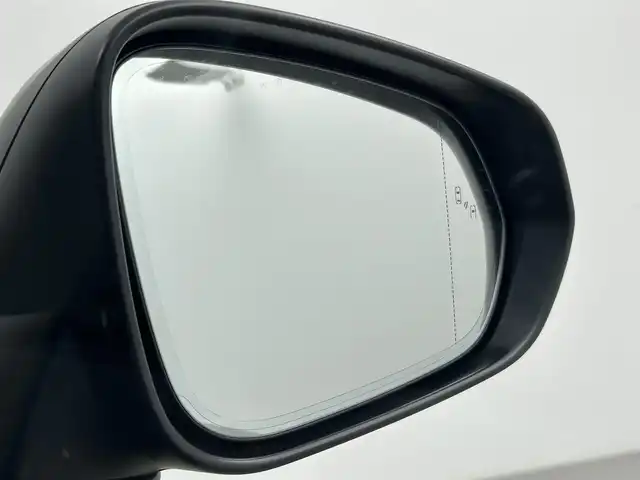 レクサス ＮＸ 350h Fスポーツ 千葉県 2024(令6)年 0.7万km グラファイトブラックガラスフレーク ガラスルーフ/ブラックレザーシート/セーフティシステムプラス（予防安全パッケージ）/・プリクラッシュセーフティ/・レーントレーシングアシスト/・レーダークルーズコントロール/・ロードサインアシスト/・ドライバー異常時対応システム/・アクティブドライビングアシスト/・発進遅れ告知機能/・オートマチックハイビーム/・フロントクロストラフィックアラート/・レーンチェンジアシスト/・アダプティブハイビームシステム/・緊急時操舵支援/純正14インチディスプレイオーディオプラス/・メモリーナビ機能/・フルセグTV/・Bluetooth接続/・全方位カメラ/ブラインドスポットモニター/アドバンストパーク/パワーバックドア/デジタルインナーミラー/スマートキー/ビルトインETC2.0