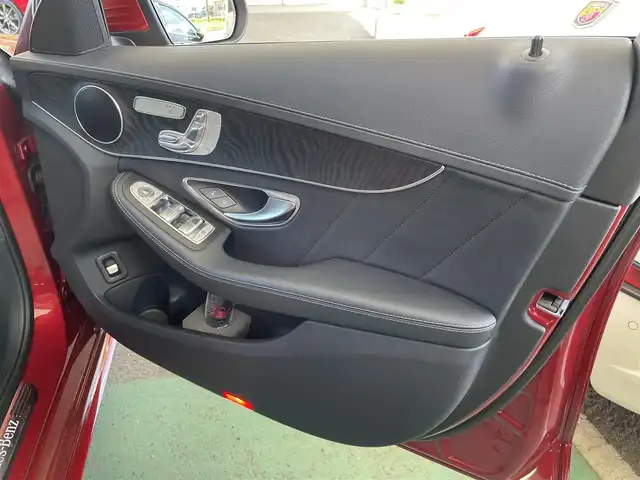 メルセデス・ベンツ Ｃ２００ アバンギャルド AMGライン 和歌山県 2014(平26)年 4万km ヒヤシンスレッド レーダーセーフティパッケージ/ステアリングアシスト/ACC/LKA/BSA/HUD/エアマティックサスペンション/純正メーカーナビ・フルセグTV・CD・DVD/　Bluetooth・USB/バックカメラ/前席パワーシート・シートヒーター/クリアランスソナー/ドライブレコーダー/スマートキー/スペアキー/保証書/取扱説明書