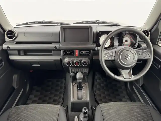 スズキ ジムニー XC 福岡県 2024(令6)年 0.7万km ミディアムグレー 衝突軽減　/レーンキープ　/４ＷＤ　/ＭＴモード付　/クルーズコントロール　/ヒルディセントコントロール　/アイドリングストップ　/シートヒーター　/ヒーテッドドアミラー　/ヘッドライトウォッシャー　/純正アルミホイール