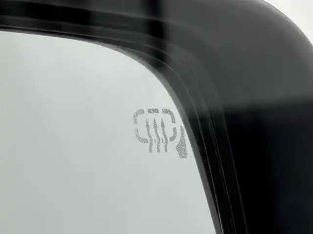 スズキ ジムニー XC 福岡県 2024(令6)年 0.7万km ミディアムグレー 衝突軽減　/レーンキープ　/４ＷＤ　/ＭＴモード付　/クルーズコントロール　/ヒルディセントコントロール　/アイドリングストップ　/シートヒーター　/ヒーテッドドアミラー　/ヘッドライトウォッシャー　/純正アルミホイール