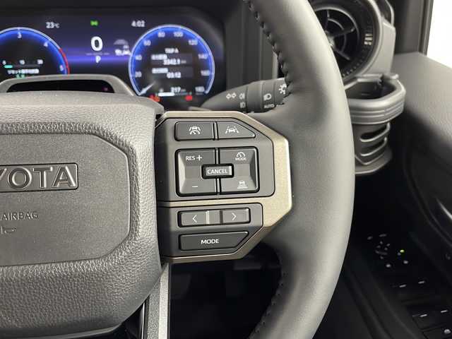 トヨタ ランドクルーザー ２５０ ZX 埼玉県 2024(令6)年 0.4万km 茶Ⅱ 純正ナビ（Ｂｌｕｅｔｏｏｔｈ・フルセグＴＶ・ＵＳＢ・ＨＤＭＩ）/全方位カメラ/ＥＴＣ２．０/置くだけ充電/前席パワーシート/シートメモリー/前席シートヒーター/前席エアシート/サンルーフ/パワーバックドア/ブラインドスポットモニター/レーンキープアシスト/横滑り防止装置/盗難防止装置/衝突軽減ブレーキ/ステアリングリモコン/レーンディパーチャーアラート/ヘッドアップディスプレイ/プッシュスタート/ブレーキホールド/ロールサンシェード/ヘッドライトウォッシャー/純正フロアマット/純正アルミホイール/オートハイビーム/LEDヘッドライト/フロントフォグランプ
