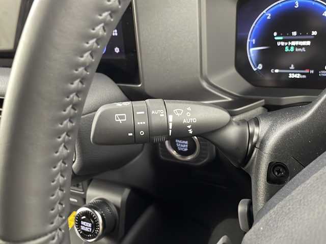 トヨタ ランドクルーザー ２５０ ZX 埼玉県 2024(令6)年 0.4万km 茶Ⅱ 純正ナビ（Ｂｌｕｅｔｏｏｔｈ・フルセグＴＶ・ＵＳＢ・ＨＤＭＩ）/全方位カメラ/ＥＴＣ２．０/置くだけ充電/前席パワーシート/シートメモリー/前席シートヒーター/前席エアシート/サンルーフ/パワーバックドア/ブラインドスポットモニター/レーンキープアシスト/横滑り防止装置/盗難防止装置/衝突軽減ブレーキ/ステアリングリモコン/レーンディパーチャーアラート/ヘッドアップディスプレイ/プッシュスタート/ブレーキホールド/ロールサンシェード/ヘッドライトウォッシャー/純正フロアマット/純正アルミホイール/オートハイビーム/LEDヘッドライト/フロントフォグランプ