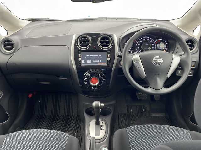 日産 ノート 千葉県 2015(平27)年 2.2万km ブリリアントシルバー 純正ナビ/　CD/DVD/衝突軽減ブレーキ/車線逸脱警報/クリアランスソナー/全方位カメラ/オートライト/ETC/電動格納ミラー/フロアマット/ステアリングスイッチ/スマートキー/スタートボタン