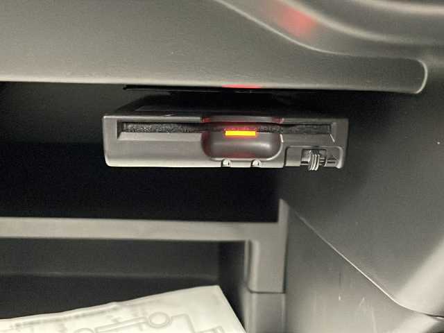 日産 ノート 千葉県 2015(平27)年 2.2万km ブリリアントシルバー 純正ナビ/　CD/DVD/衝突軽減ブレーキ/車線逸脱警報/クリアランスソナー/全方位カメラ/オートライト/ETC/電動格納ミラー/フロアマット/ステアリングスイッチ/スマートキー/スタートボタン