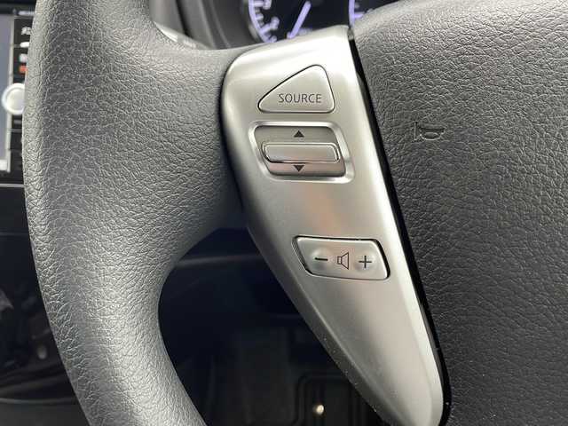 日産 ノート 千葉県 2015(平27)年 2.2万km ブリリアントシルバー 純正ナビ/　CD/DVD/衝突軽減ブレーキ/車線逸脱警報/クリアランスソナー/全方位カメラ/オートライト/ETC/電動格納ミラー/フロアマット/ステアリングスイッチ/スマートキー/スタートボタン