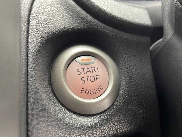 日産 ノート 千葉県 2015(平27)年 2.2万km ブリリアントシルバー 純正ナビ/　CD/DVD/衝突軽減ブレーキ/車線逸脱警報/クリアランスソナー/全方位カメラ/オートライト/ETC/電動格納ミラー/フロアマット/ステアリングスイッチ/スマートキー/スタートボタン