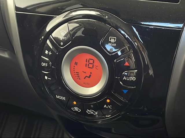 日産 ノート 千葉県 2015(平27)年 2.2万km ブリリアントシルバー 純正ナビ/　CD/DVD/衝突軽減ブレーキ/車線逸脱警報/クリアランスソナー/全方位カメラ/オートライト/ETC/電動格納ミラー/フロアマット/ステアリングスイッチ/スマートキー/スタートボタン