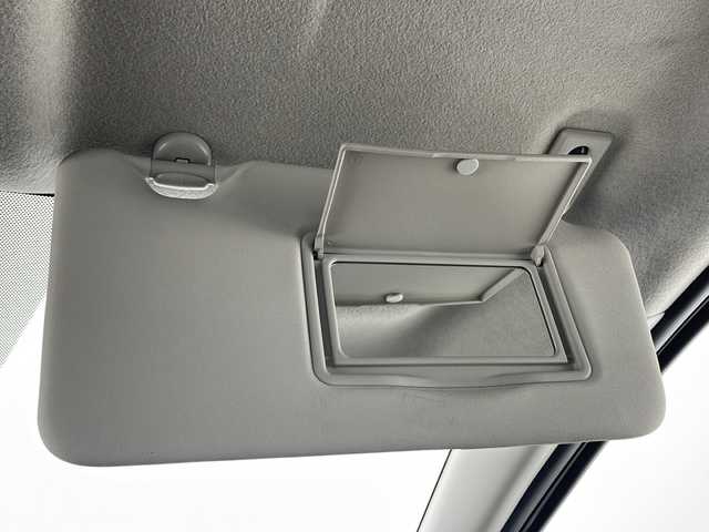 日産 ノート 千葉県 2015(平27)年 2.2万km ブリリアントシルバー 純正ナビ/　CD/DVD/衝突軽減ブレーキ/車線逸脱警報/クリアランスソナー/全方位カメラ/オートライト/ETC/電動格納ミラー/フロアマット/ステアリングスイッチ/スマートキー/スタートボタン