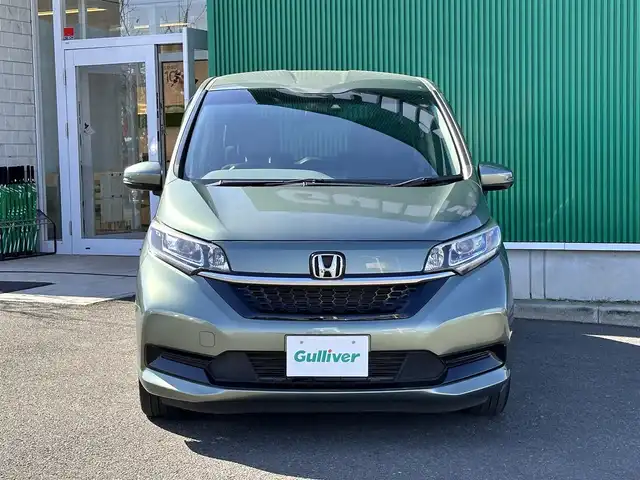 ホンダ フリード G ホンダセンシング 宮城県 2020(令2)年 2.5万km シルバーミストグリーンM LEDヘッドライト＋アクティブコーナリングライト/＝＝＝/ホンダセンシング/・衝突軽減ブレーキ/・歩行者事故低減ステアリング/・アダプティブクルーズコントロール/・車線維持支援システム/・路外逸脱抑制機能/・誤発進抑制機能（前方/後方）/・先行車発進お知らせ/・標識認識機能/Cパッケージ/●ロールサンシェード/●IRカット〈遮熱〉/UVカット機能付フロントウインドウガラス＋IRカット〈遮熱〉/スーパーUVカットフロントドアガラス/●コンフォートビューパッケージ/（親水/ヒーテッドドアミラー＋フロントドア撥水ガラス＋熱線入りフロントウインドウ）/●運転席&助手席シートヒーター/●プラズマクラスター技術搭載フルオート・エアコンディショナー/純正9インチナビ（VXM-207VFNi）/・CD/DVD/・Bluetooth/・フルセグTV/バックカメラ/ビルトインETC/ドライブレコーダー/両側パワースライドドア/ステアリングスイッチ/スマートキー＆プッシュスタート/電動格納ミラー/純正フロアマット/ドアバイザー/Wエアバッグ