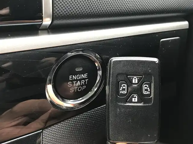 トヨタ エスティマ アエラス プレミアムエディション 富山県 2015(平27)年 7.9万km ブラック 純正ナビ/フルセグTV/Bluetooth/バックカメラ/クルーズコントロール/横滑り防止装置/プッシュスタート/スマートキー/両側パワースライドドア/ステアリングスイッチ/革巻きステアリング/オートライト/フォグランプ/ETC