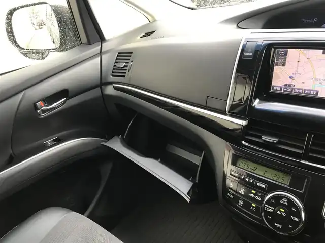 トヨタ エスティマ アエラス プレミアムエディション 富山県 2015(平27)年 7.9万km ブラック 純正ナビ/フルセグTV/Bluetooth/バックカメラ/クルーズコントロール/横滑り防止装置/プッシュスタート/スマートキー/両側パワースライドドア/ステアリングスイッチ/革巻きステアリング/オートライト/フォグランプ/ETC