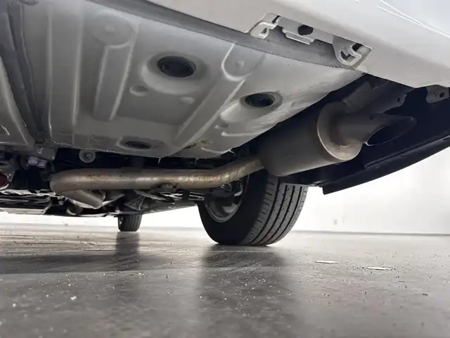 トヨタ アルファードハイブリット Z 三重県 2024(令6)年 0.9万km プラチナホワイトパールマイカ ハイブリッド/FF/MTモード付フロアCVT/14型ナビ/（FM/AM/TV/Bluetooth/USB/iPod/Miracast/CarPlay/AndroidAuto）/13.2型 有機EL後席モニター/パノラミックビューモニター（床下透過表示機能付）/両側パワースライドドア/ETC2.0/Toyota Safety Sense/●PCS、LTA、レーダークルコン、アダプティブハイビーム、RSA、プロアクティブドライビングアシスト、緊急操舵支援＋前後クロストラフィックアラート*/●パーキングサポートブレーキ/・BSM/LCA/安心降車アシスト/・アドバンスト・ドライブ/アドバンスト・パーク（リモート機能付*）/・ITS Connect*/など/装備/・デジタルインナーミラー*/・左右独立ムーンルーフ*/・合皮シート（ブラック）/・シートヒーター＆ベンチレーション（D/N/2nd）/・ステアリングヒーター/・パワーシート（Dメモリー付8way/N4way/2ndリクライニング＆オットマン）/・パワーバックドア/・ヘッドアップディスプレイ/・100Vコンセント（1500W）/・タッチトレーサーオペレーション/・3眼LEDヘッドランプ/・オートワイパー/・おくだけ充電/・17inAW/・保/・スマートキーx2/など/*…メーカーOP