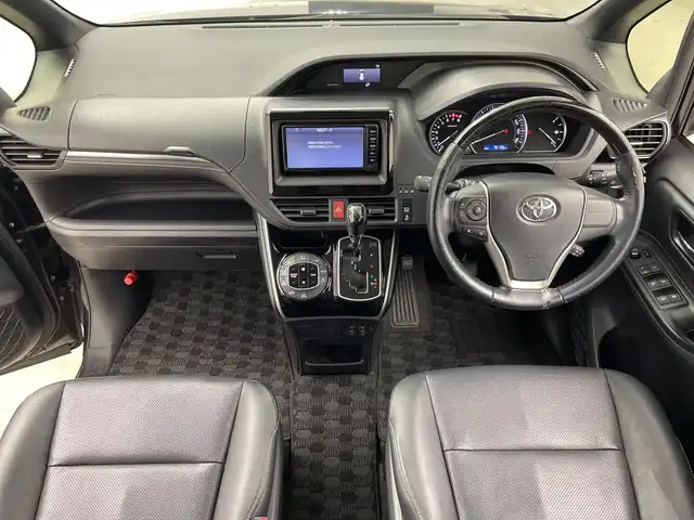 トヨタ エスクァイア Gi 群馬県 2016(平28)年 7.9万km スパークリングブラックパールクリスタルシャイン 純正7インチナビ/・フルセグTV/AM/FM/Bluetooth/CD/DVD/AUX/=======/純正ナビ　両側電動スライドドア　クルーズコントロール　ハーフレザーシート　ウッドコンビステア　前席シートヒーター　衝突被害軽減ブレーキ　レーンキープアシスト　ＥＴＣ　ＬＥＤ　オートハイビーム　禁煙