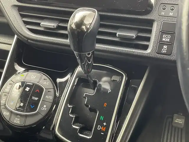 トヨタ エスクァイア Gi 群馬県 2016(平28)年 7.9万km スパークリングブラックパールクリスタルシャイン 純正7インチナビ/・フルセグTV/AM/FM/Bluetooth/CD/DVD/AUX/=======/純正ナビ　両側電動スライドドア　クルーズコントロール　ハーフレザーシート　ウッドコンビステア　前席シートヒーター　衝突被害軽減ブレーキ　レーンキープアシスト　ＥＴＣ　ＬＥＤ　オートハイビーム　禁煙