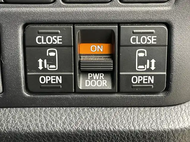 トヨタ エスクァイア Gi 群馬県 2016(平28)年 7.9万km スパークリングブラックパールクリスタルシャイン 純正7インチナビ/・フルセグTV/AM/FM/Bluetooth/CD/DVD/AUX/=======/純正ナビ　両側電動スライドドア　クルーズコントロール　ハーフレザーシート　ウッドコンビステア　前席シートヒーター　衝突被害軽減ブレーキ　レーンキープアシスト　ＥＴＣ　ＬＥＤ　オートハイビーム　禁煙