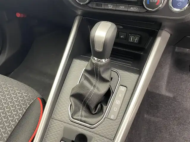 トヨタ ライズ Z 滋賀県 2025(令7)年 0.1千km ナチュラルベージュマイカM 登録済未使用車/純正9インチディスプレイオーディオ/【Bluetooth/フルセグTV】/バックカメラ/追従クルーズコントロール/クリアランスソナー/LEDヘッドライト/オートマチックハイビーム/レーンキープアシスト/衝突軽減ブレーキ/D/Nシートヒーター/電動パーキングブレーキ/オートブレーキホールド/プッシュスタート/スマートキー/ステアリングリモコン