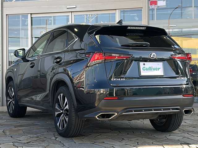 レクサス ＮＸ 300 Fスポーツ 静岡県 2018(平30)年 8.6万km グラファイトブラックガラスフレーク 純正ナビ/・FM/AM/・CD/DVD/・サウンドライブラリ/・SD/・USB/・Bluetooth/・Miracast/・AUX/・フルセグTV/主要装備/・プリクラッシュセーフティ/・サンルーフ/・レーンディパーチャーアラート/・ブラインドスポットモニター/・サイドカーテンエアバッグ/・前席シートヒーター＆ベンチレーション/・パワーバックドア/・パドルシフト/・オートハイビーム/・ビルトインETC2.0/・ステアリングヒーター