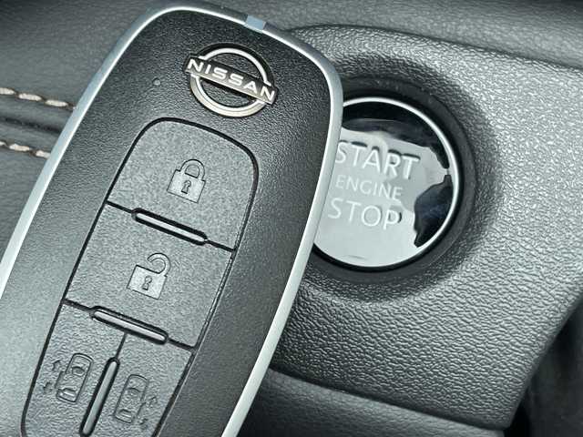 日産 セレナ ハイウェイスター V 愛知県 2024(令6)年 1.9万km プリズムホワイト プロパイロット/純正9型ナビ/全方位カメラ/両側パワースライドドア/レーダークルーズコントロール/バックカメラ/コーナーセンサー/純正アルミホイール/ブラインドスポットモニター/LEDヘッドライト/パドルシフト/インテリジェントミラー/リアオートエアコン/オートマチックハイビーム/ドライブレコーダー/ETC/衝突軽減システム/Bluetooth/ステアリングスイッチ/スマートキー/プッシュスタート