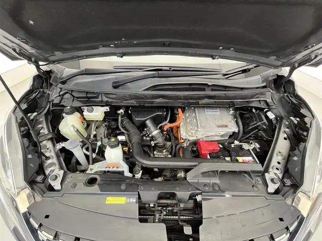 日産 セレナ e-パワー オーテック スポーツスペック 滋賀県 2020(令2)年 2.6万km ダークメタルグレー 純正10インチナビ/(CD/DVD/Bluetooth/フルセグTV)/プロパイロット/全方位カメラ/クリアランスソナー/レーダークルーズコントロール/ETC/両側パワースライドドア/ブラインドスポットモニター/デジタルインナーミラー/ドライブレコーダー/シートヒーター/ステアリングヒーター/オートライト/LEDヘッドライト/スペアキー