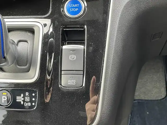 日産 セレナ e-パワー オーテック スポーツスペック 滋賀県 2020(令2)年 2.6万km ダークメタルグレー 純正10インチナビ/(CD/DVD/Bluetooth/フルセグTV)/プロパイロット/全方位カメラ/クリアランスソナー/レーダークルーズコントロール/ETC/両側パワースライドドア/ブラインドスポットモニター/デジタルインナーミラー/ドライブレコーダー/シートヒーター/ステアリングヒーター/オートライト/LEDヘッドライト/スペアキー