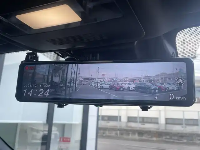 レクサス ＩＳ 300h Fスポーツ 佐賀県 2023(令5)年 2万km ホワイトノーヴァガラスフレーク サンルーフ/オレンジキャリパー/リアスポイラー/レクサスセーフティシステム/・プリクラッシュセーフティ/・レーダークルーズコントロール/・レーントレーシングアシスト/・オートマチックハイビーム/ブラインドスポットモニター/クリアランスソナー/純正10.3型ナビ/・パノラミックビューモニター/・フルセグTV/BT/CD/DVD/・TVキャンセラー/純正19インチAW/三眼LEDヘッドライト/白黒革シート/パワーシート/D席シートメモリ/シートベンチレーション/シートヒーター/革巻きステアリング/パドルシフト/ステアリングヒーター/電動コラム/電動パーキングスイッチ/ETC2.0/インナーミラー型前後ドラレコ/GPSレーダー探知機/カードキー/スペアキー×1/取扱説明書/保証書