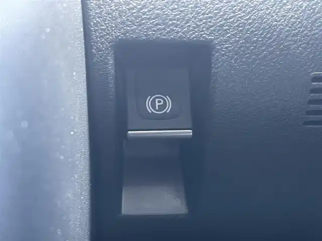 レクサス ＩＳ 300h Fスポーツ 佐賀県 2023(令5)年 2万km ホワイトノーヴァガラスフレーク サンルーフ/オレンジキャリパー/リアスポイラー/レクサスセーフティシステム/・プリクラッシュセーフティ/・レーダークルーズコントロール/・レーントレーシングアシスト/・オートマチックハイビーム/ブラインドスポットモニター/クリアランスソナー/純正10.3型ナビ/・パノラミックビューモニター/・フルセグTV/BT/CD/DVD/・TVキャンセラー/純正19インチAW/三眼LEDヘッドライト/白黒革シート/パワーシート/D席シートメモリ/シートベンチレーション/シートヒーター/革巻きステアリング/パドルシフト/ステアリングヒーター/電動コラム/電動パーキングスイッチ/ETC2.0/インナーミラー型前後ドラレコ/GPSレーダー探知機/カードキー/スペアキー×1/取扱説明書/保証書