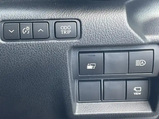 レクサス ＩＳ 300h Fスポーツ 佐賀県 2023(令5)年 2万km ホワイトノーヴァガラスフレーク サンルーフ/オレンジキャリパー/リアスポイラー/レクサスセーフティシステム/・プリクラッシュセーフティ/・レーダークルーズコントロール/・レーントレーシングアシスト/・オートマチックハイビーム/ブラインドスポットモニター/クリアランスソナー/純正10.3型ナビ/・パノラミックビューモニター/・フルセグTV/BT/CD/DVD/・TVキャンセラー/純正19インチAW/三眼LEDヘッドライト/白黒革シート/パワーシート/D席シートメモリ/シートベンチレーション/シートヒーター/革巻きステアリング/パドルシフト/ステアリングヒーター/電動コラム/電動パーキングスイッチ/ETC2.0/インナーミラー型前後ドラレコ/GPSレーダー探知機/カードキー/スペアキー×1/取扱説明書/保証書