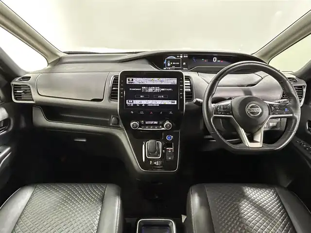 日産 セレナ e－パワー ハイウェイスター V 大阪府 2020(令2)年 4.4万km ダイヤモンドブラック ProPILOT 純正10incナビ(フルセグ/DVD再生/Bluetooth) 360カメラ ETC 後席モニター 革シート 衝突軽減 レーダークルコン クリアランスソナー パークアシスト ドラレコ