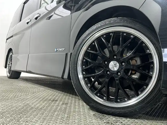 日産 セレナ e－パワー ハイウェイスター V 大阪府 2020(令2)年 4.4万km ダイヤモンドブラック ProPILOT 純正10incナビ(フルセグ/DVD再生/Bluetooth) 360カメラ ETC 後席モニター 革シート 衝突軽減 レーダークルコン クリアランスソナー パークアシスト ドラレコ