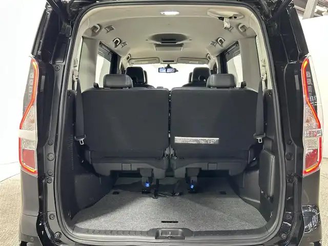 日産 セレナ e－パワー ハイウェイスター V 大阪府 2020(令2)年 4.4万km ダイヤモンドブラック ProPILOT 純正10incナビ(フルセグ/DVD再生/Bluetooth) 360カメラ ETC 後席モニター 革シート 衝突軽減 レーダークルコン クリアランスソナー パークアシスト ドラレコ