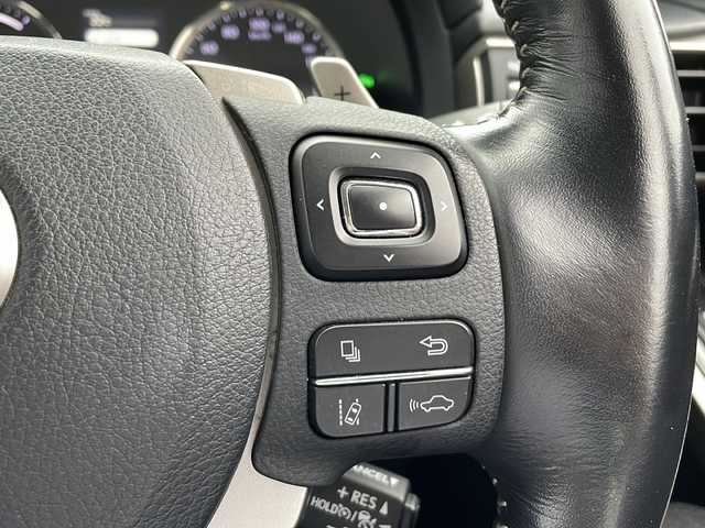 レクサス ＩＳ 300h バージョンL 富山県 2016(平28)年 7.6万km ソニッククォーツ サンルーフ　/4WD/純正ナビ(AM/FM/TV/CD/DVD/BD/BTA)/衝突被害軽減ブレーキ　/アダプティブクルーズコントロール　/純正アルミサマータイヤ積込　/オートハイビーム　/シートクーラー　/シートヒーター　/ステアリングヒーター　/ＥＴＣ２．０/コーナーセンサー前後/LEDヘッドライト/レザーシート/USB入力端子/ブラインドスポットモニター/取扱説明書/ナビ取扱説明書